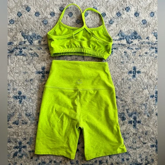 Beyond yoga Bra and Shorts Set - Picture 2 of 4